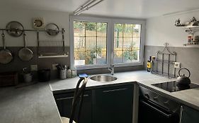 Petit Studio De La Maison Du Bonheur - Rez De Jardin